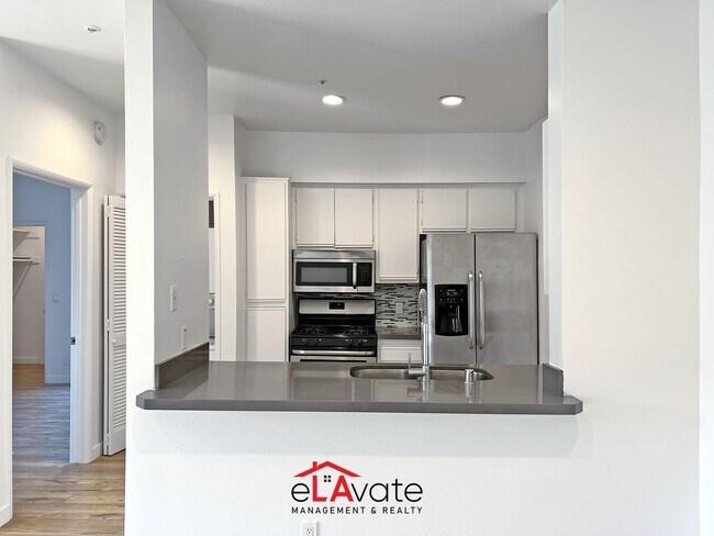 Foto del edificio - 14515 Dickens St