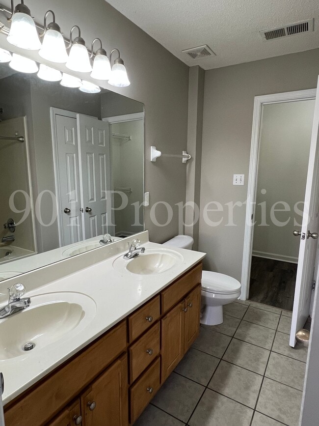 Building Photo - 9851 Maggie Woods Pl