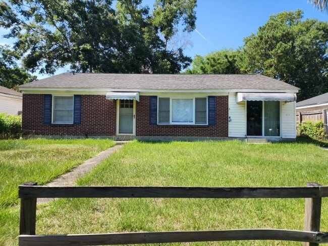 Photo - 1518 Greenbay Dr (North Charleston, SC) House