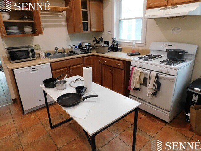 Building Photo - 51 Porter Rd