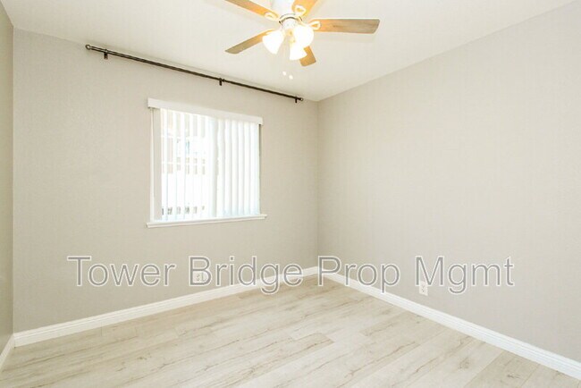 Foto del edificio - 6606 Raywood Ct