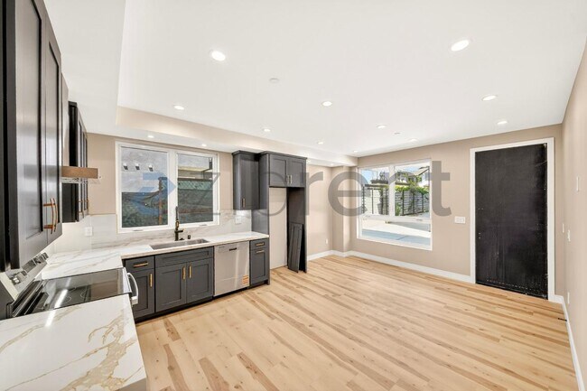 Foto del edificio - 227 N Burlington Ave