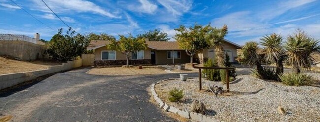 Foto del edificio - 8474 Acoma Trail
