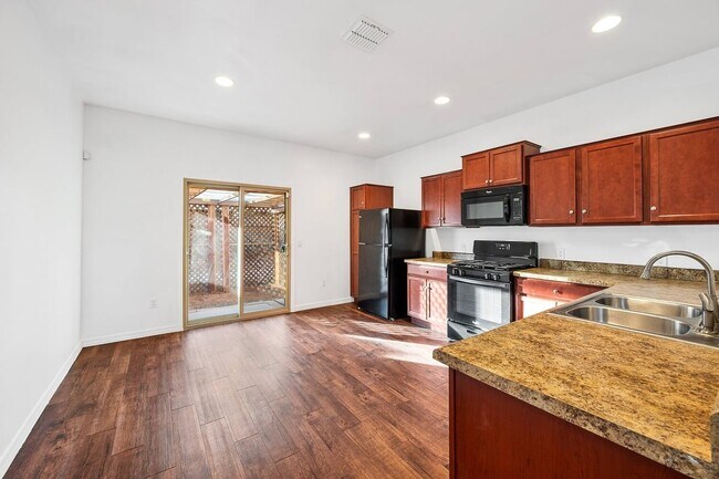 Building Photo - 6662 S Cut Bow Dr