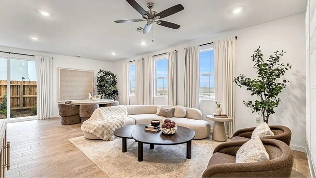 Building Photo - 12651 Camino Glorieta