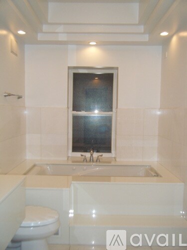 Foto del edificio - 1728 N Hermitage Ave