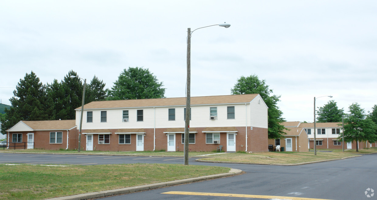 Primary Photo - New Street Apartments