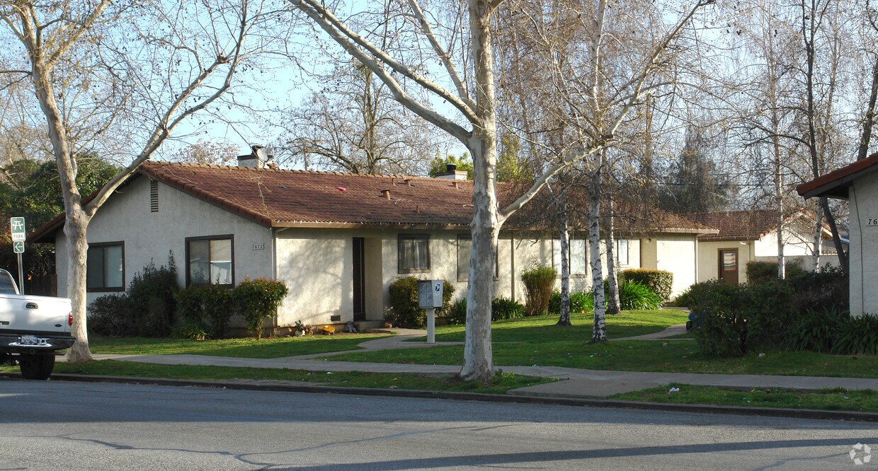 Primary Photo - 7672 Church St