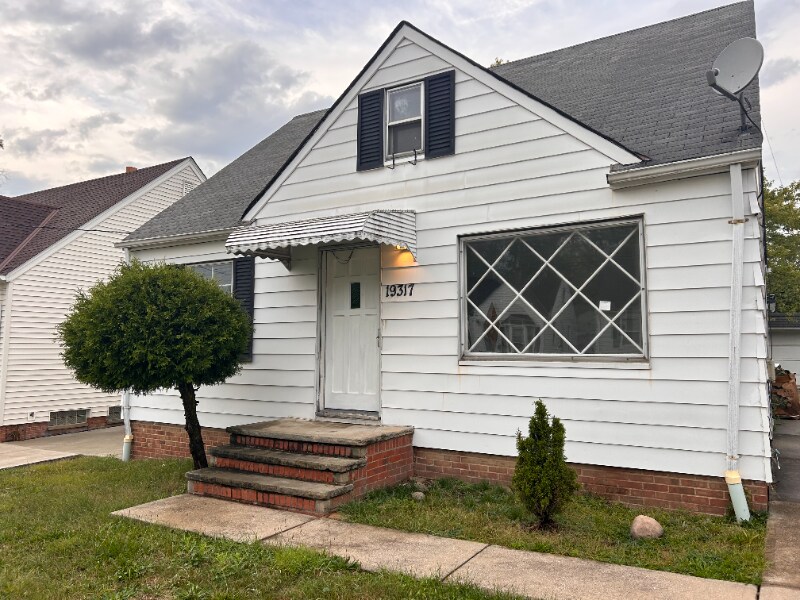 19317 Raymond St, Maple Heights, OH 44137 House Rental in Maple