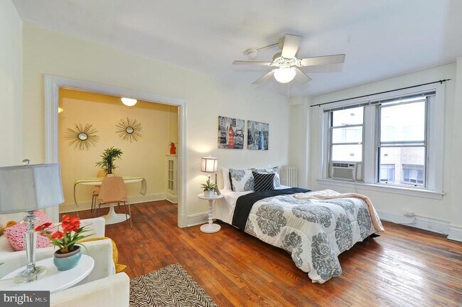 Foto del edificio - 1954 Columbia Rd NW