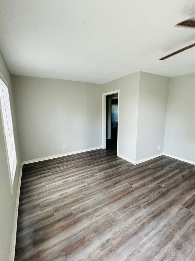 Foto del edificio - 4623 Memorial Dr