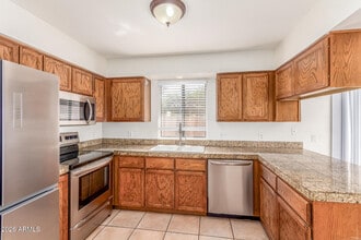 Building Photo - 13627 N Hamilton Dr