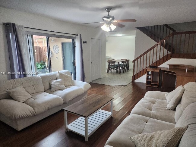 Building Photo - 2556 Lakeview Ct