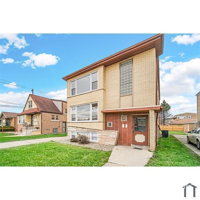 Building Photo - 7900 S Whipple St