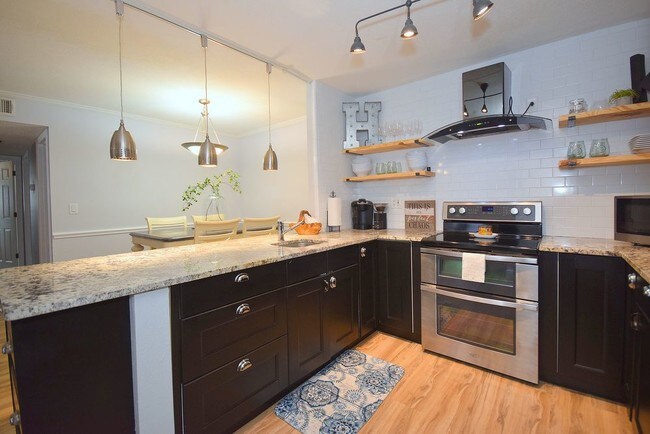 Foto del edificio - 5534 Baywater Dr
