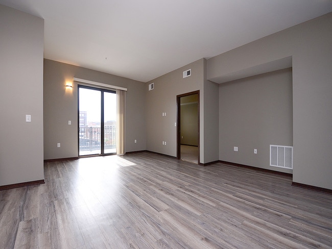 Photo - 1501 Jackson Apartments