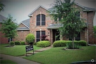 Building Photo - 3724 St Andrews Dr