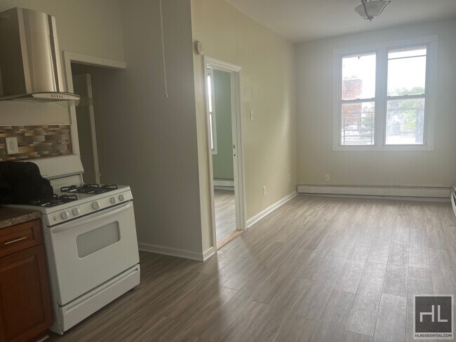 Building Photo - SUNNY AND SPACIOUS  1 BEDROOM  AVENUE D/ P...
