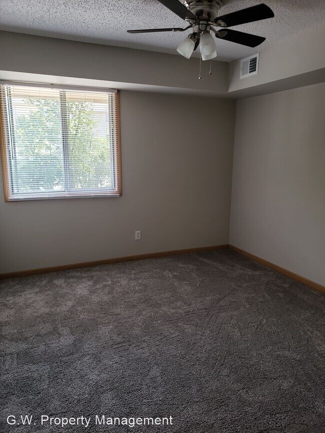 Foto del edificio - 230 Campus Ave