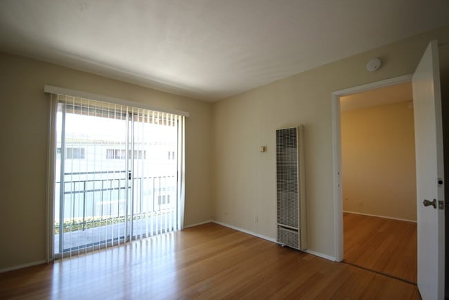 Building Photo - 54 N Parkwood Ave