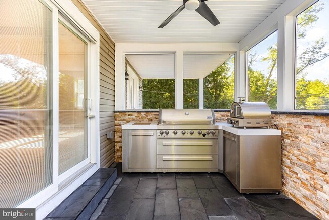 Foto del edificio - 2430 Harris Mill Rd