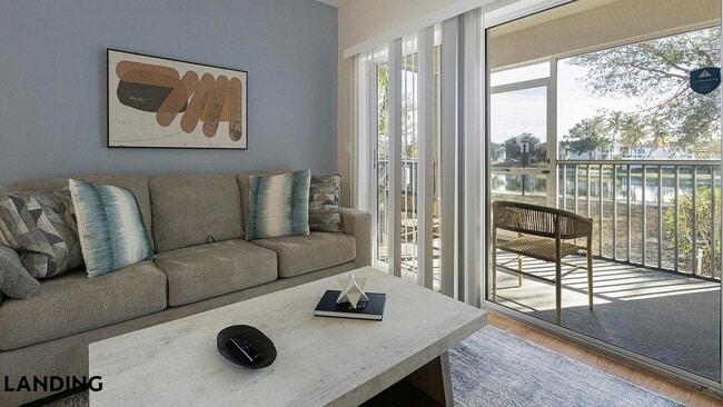 Foto del edificio - 3695 Island Club Dr