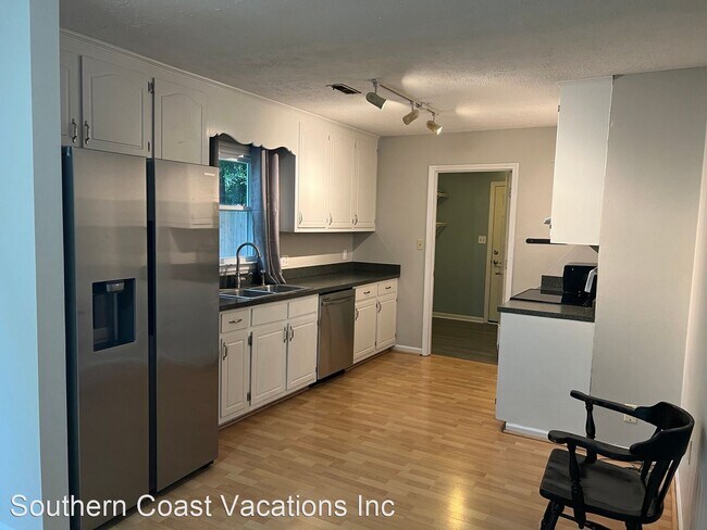 Building Photo - 3 br, 2 bath House - 904 Veneda Court