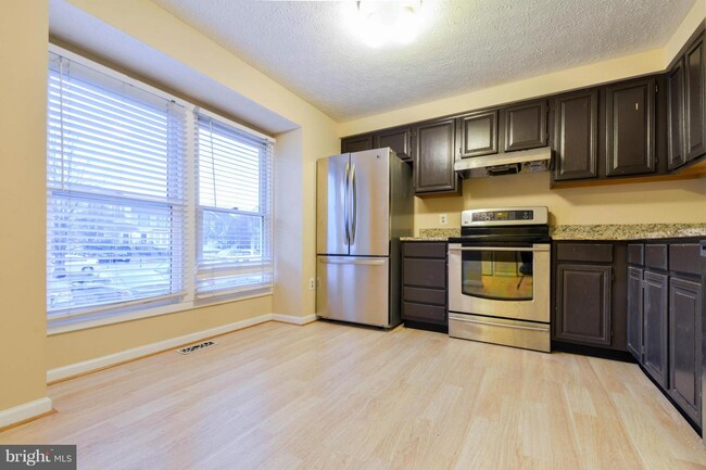 Building Photo - 3734 Bonnybridge Pl