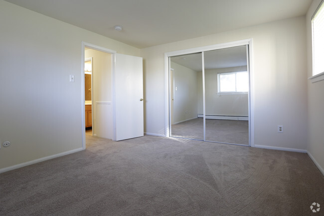 Interior Photo - Pear Tree Court