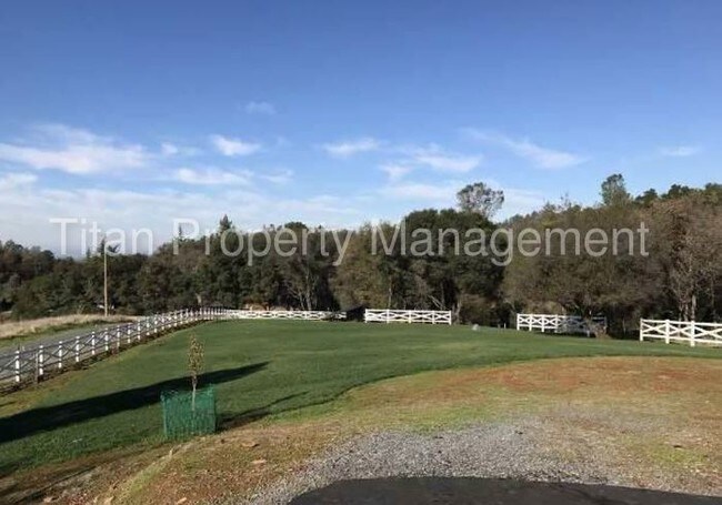 Foto del edificio - 8355 Haven Hill Ln