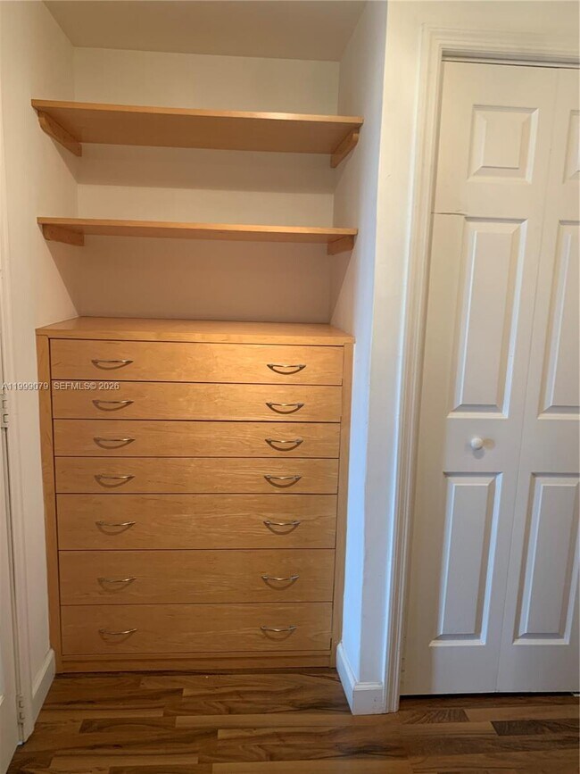 Foto del edificio - 711 Biltmore Way