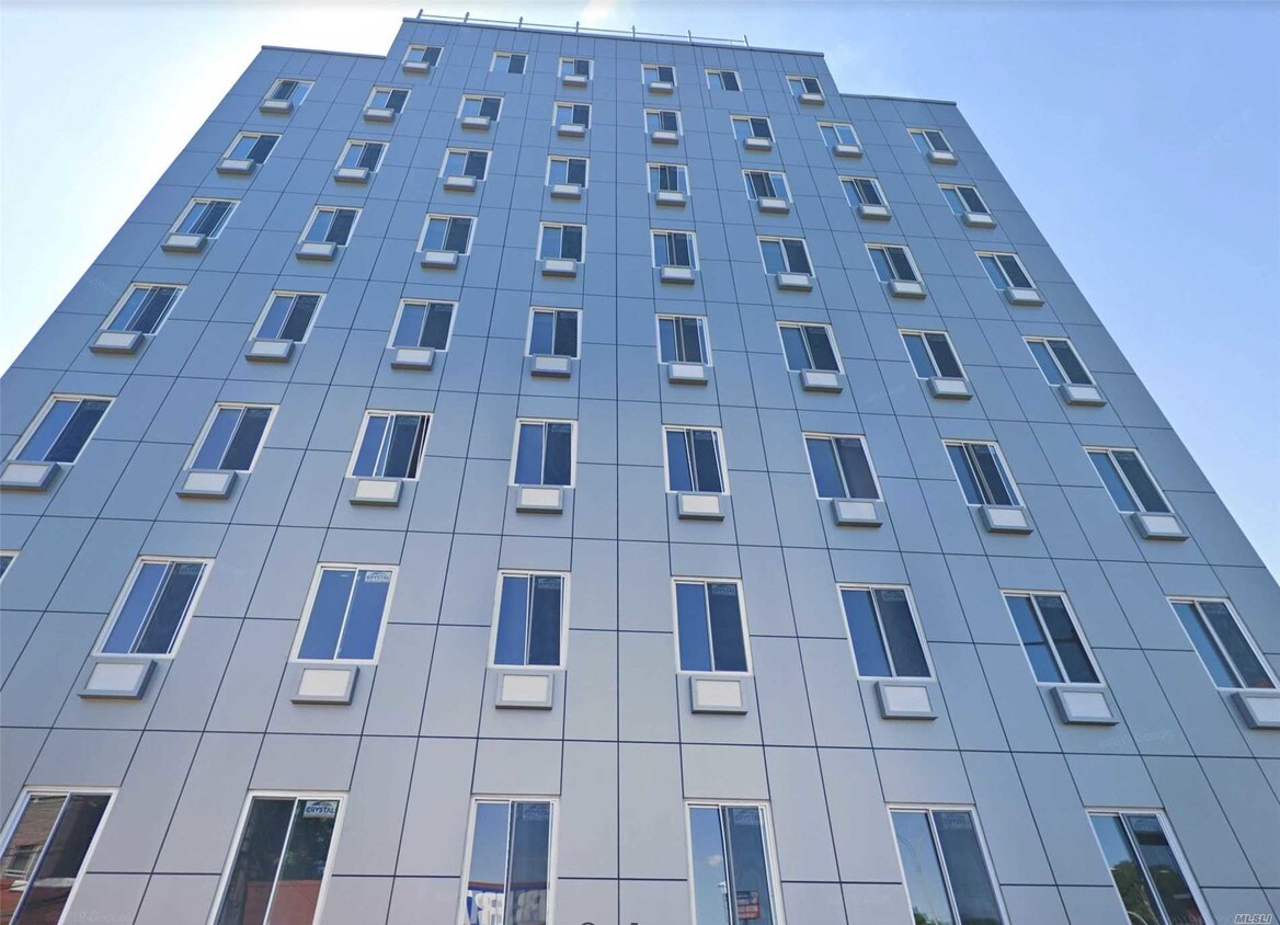Foto principal - 64-26 Queens Blvd