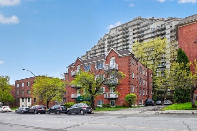 Building Photo - 2100 Av Van Horne