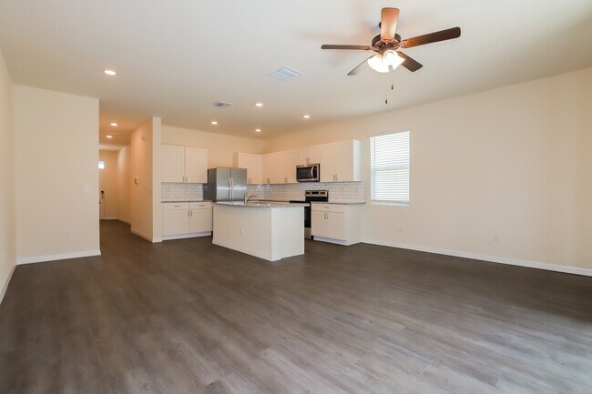 Building Photo - 11888 Mountain Retreat Ln, Riverview, FL