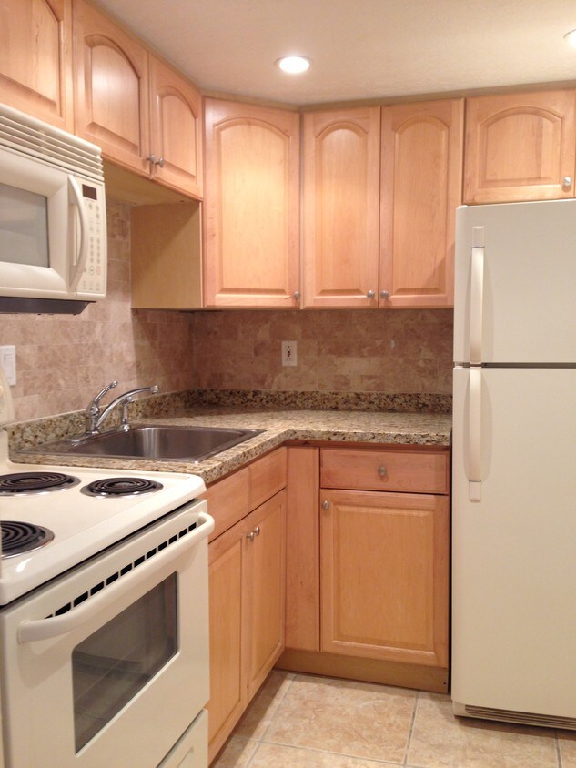 Primary Photo - 8611 SW 68th Ct