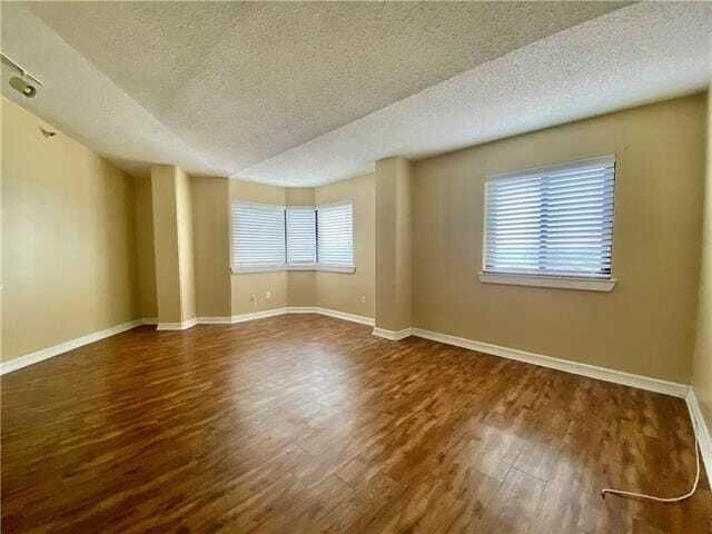 Building Photo - 11550 Southfork Ave