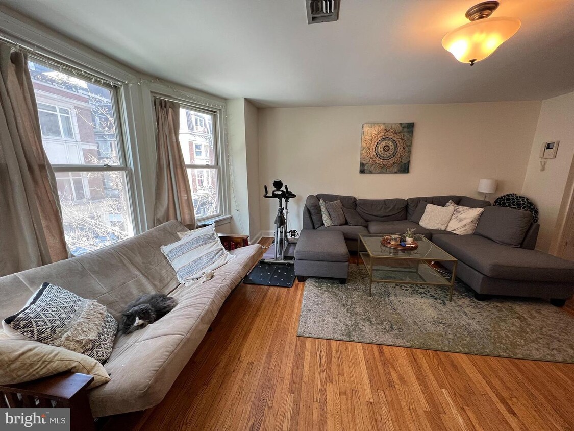 Primary Photo - 129 S 18th St