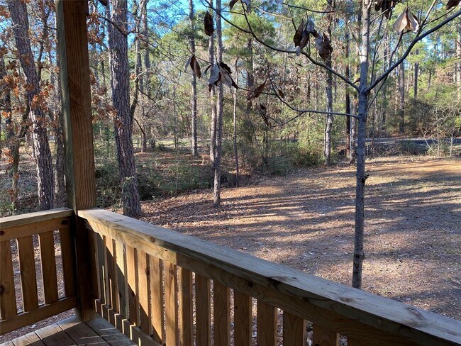 Building Photo - 24501 Pine Oak Ln
