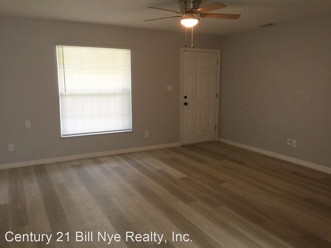Foto del edificio - 4 br, 1.5 bath House - 14649 State Street