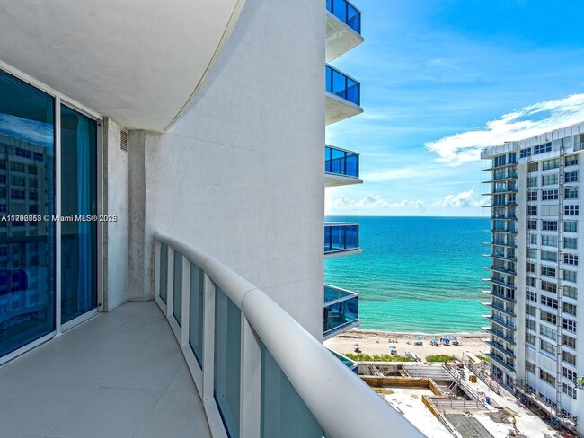 Building Photo - 2711 S Ocean Dr