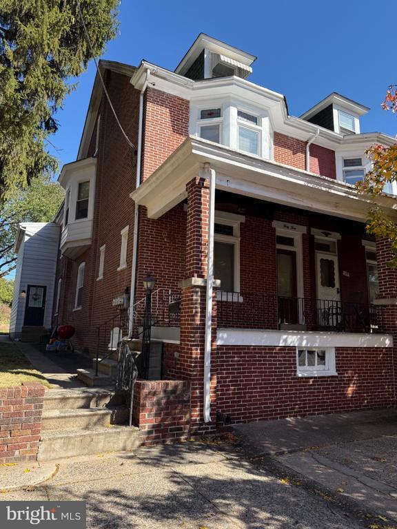 Primary Photo - 33 E 4th St