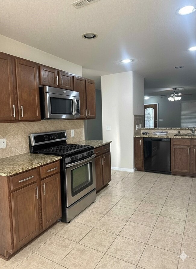 Building Photo - 2737 Sandberry Dr