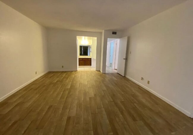 Foto del edificio - NE home for Rent – Spacious 3 Bedroom, 2 B...