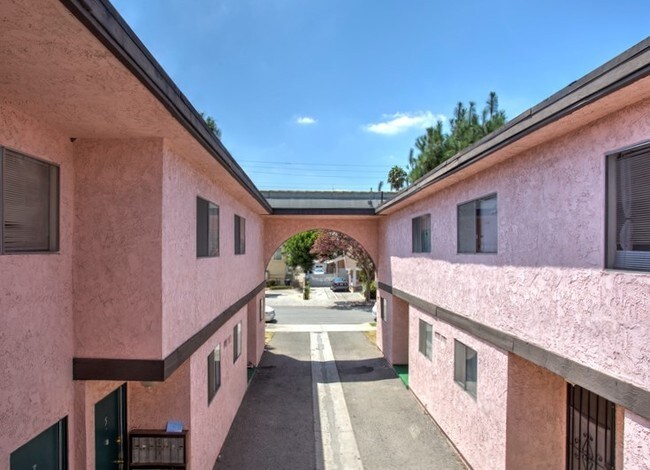 Building Photo - 1517 Acacia St