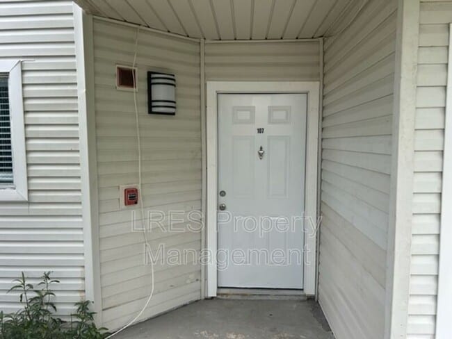 Photo - 2560 Woodgate Blvd House