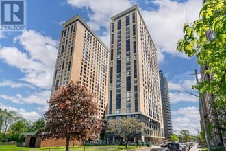 Building Photo - 105-105 Champagne Ave S