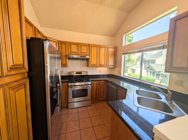 Building Photo - 347 Lagoon Cir