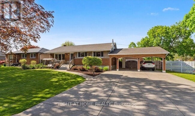 Building Photo - 21 Kilbourne Crescent