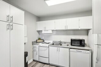 Building Photo - Ridge on Charleston