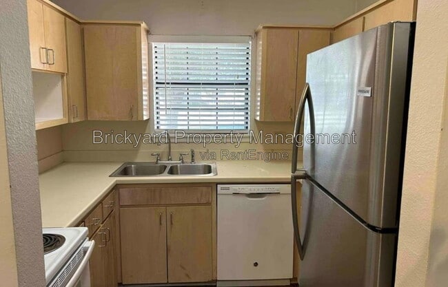Building Photo - 3004 Charlinda Dr
